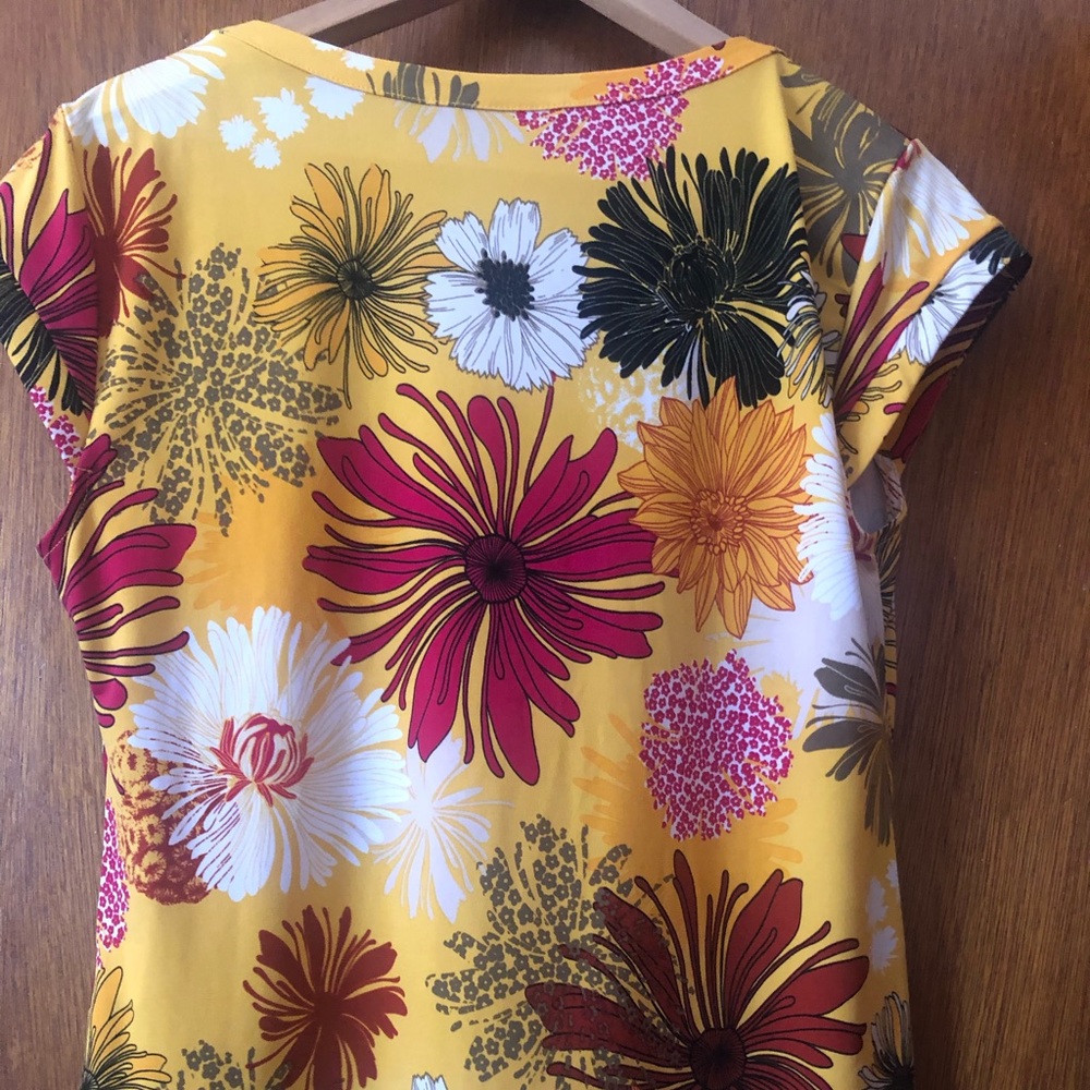 Spring ready Top - Picture 2 of 2